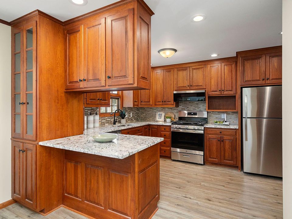 s.ページ 10212 Xerxes Ave S, Bloomington, MN 55431 | Zillow