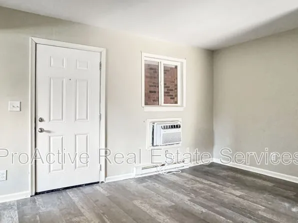 121 W 32nd St, Norfolk, VA