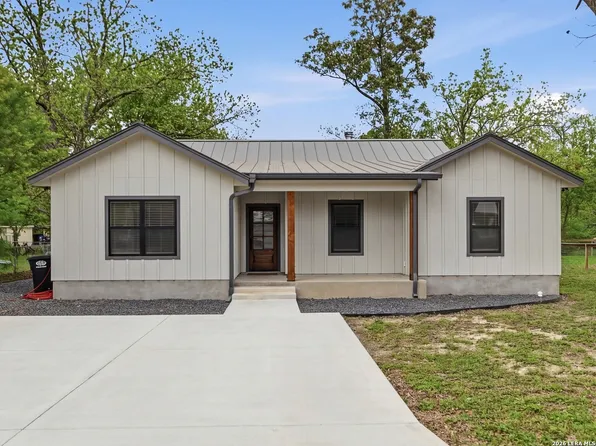 812 Lafayette, Castroville, TX 78009