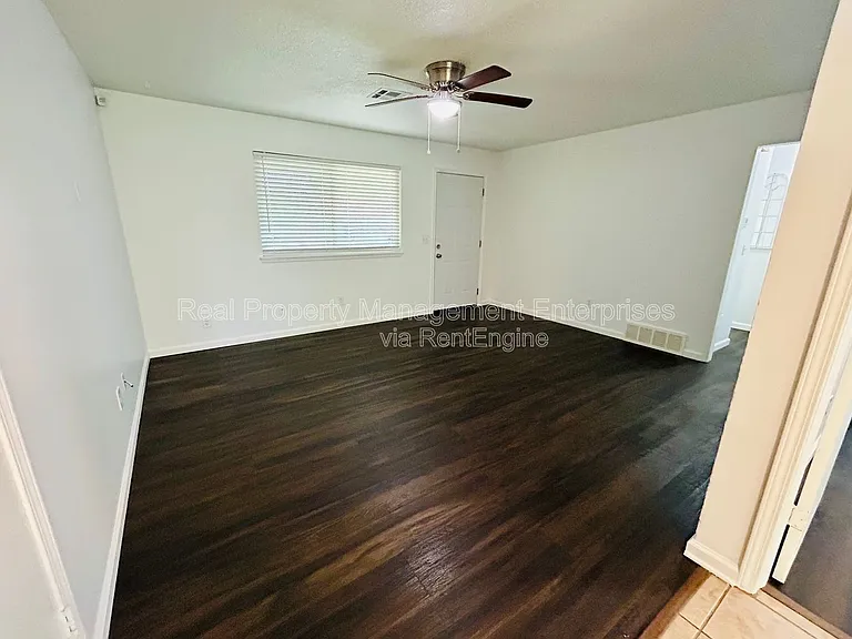 633 Lotus Ave — Photo 6