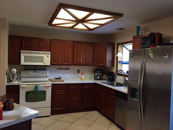 4th image of 3477 Jupiter Blvd SE
