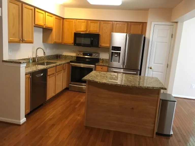 8701 Rochelle Dr — Photo 30