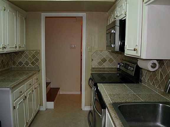 5th image of 131 Phanturn Ln