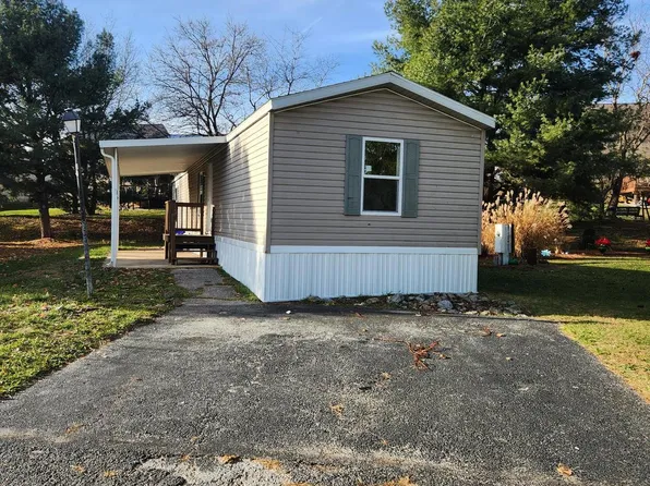 31 Meadowview Dr, Dover, PA 17315