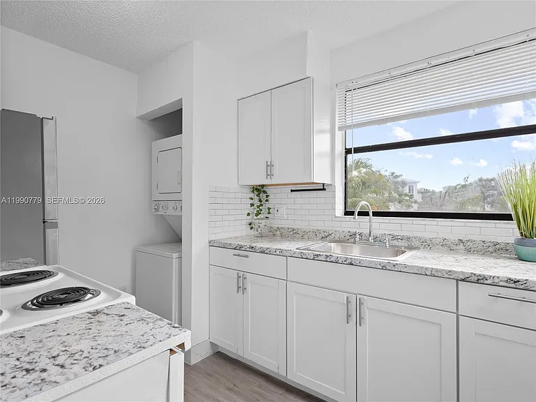 1150 N Liberty Ave #1150H — Photo 15