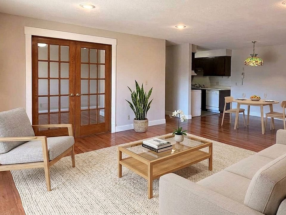 1st image of 1340 9th Ave S APT 206