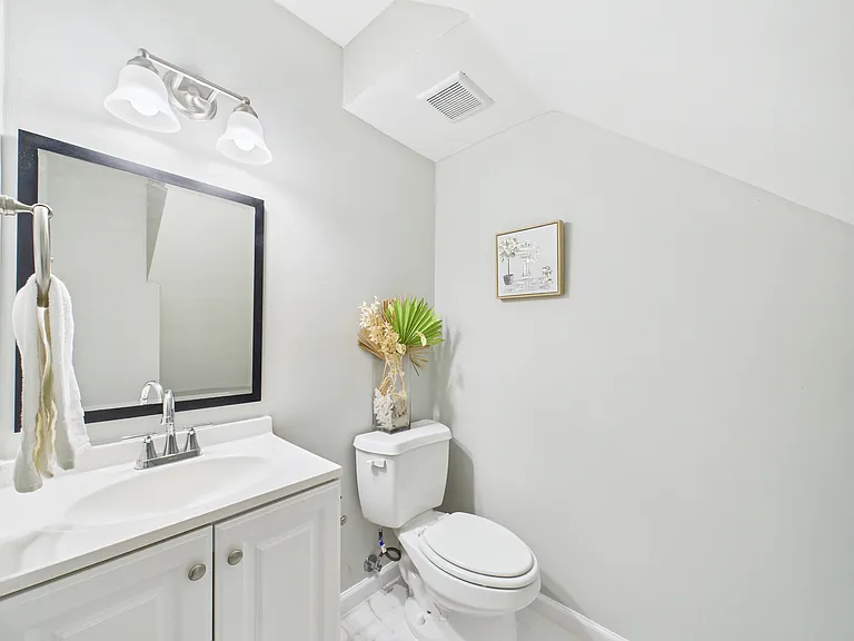 7836 Bateman Ln — Photo 15