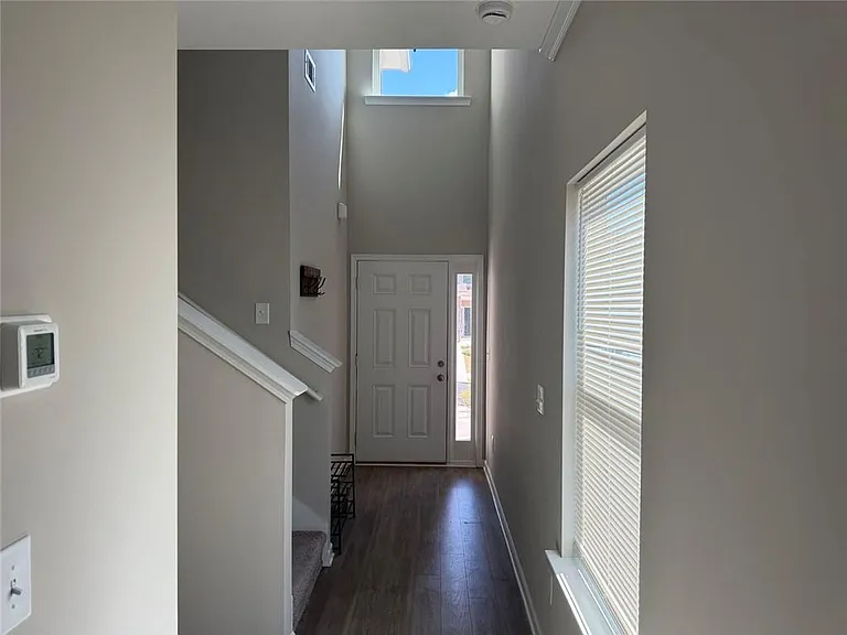 325 Melody Ln — Photo 4