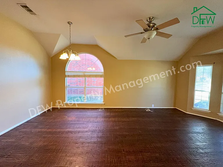 3024 Peppercorn Dr — Photo 4