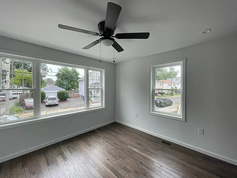 187 Montgomery Ave #2 — Photo 5
