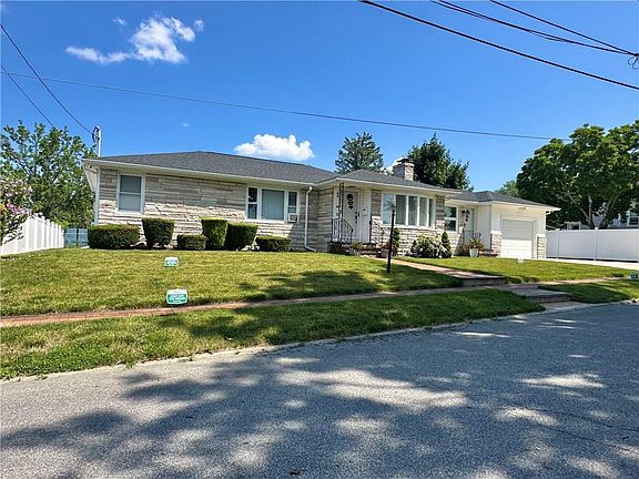 3rd image of 99 Lookout Ave
