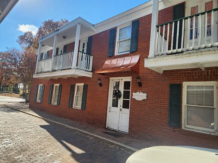 1 bed, 500 sqft, $1,050 — Photo 1