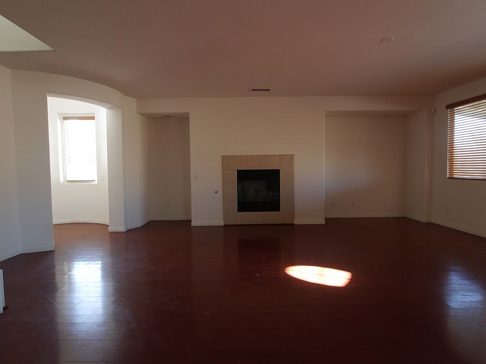 2nd image of 3051 Albret St