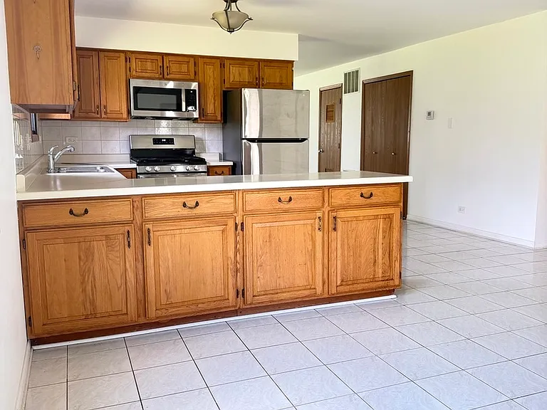 311 Dawn Ct #1 — Photo 2