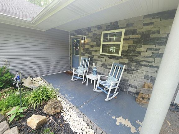 4th image of 93 Whippoorwill Dr