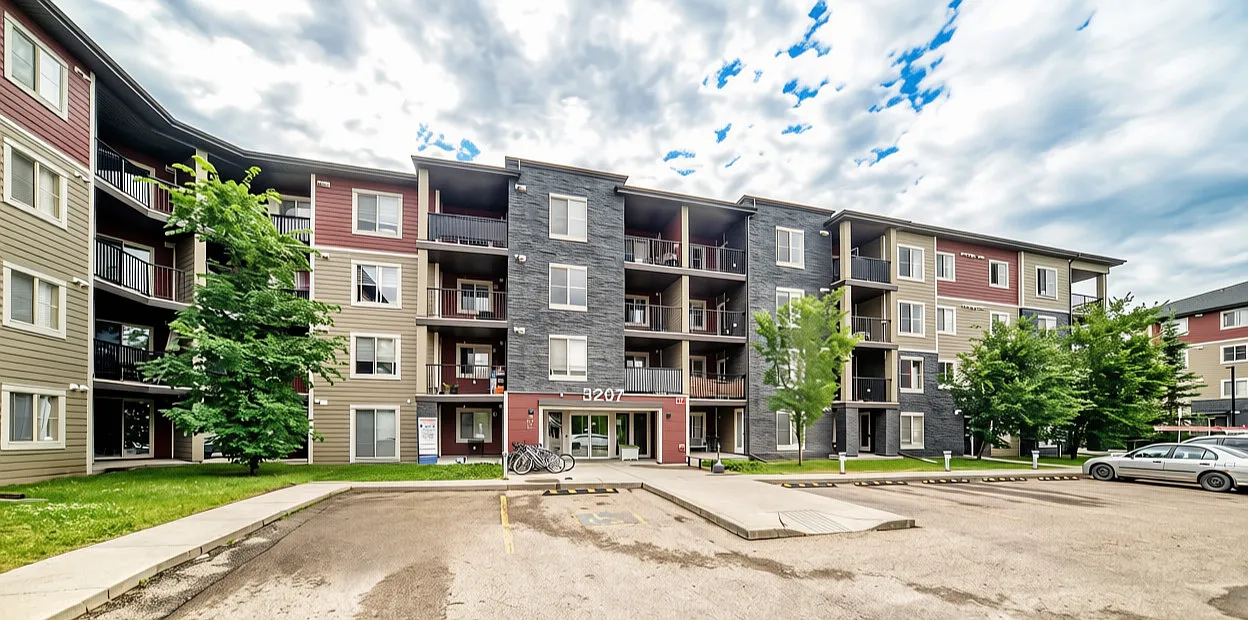 2 bed, 669 sqft, $1,300 — Photo 1