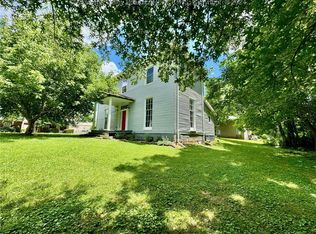 18 Race St, Ravenswood, WV