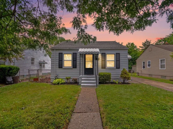 19315 Kingsville St, Harper Woods, MI 48225