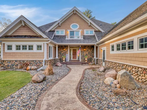 1242 Maple Leaf Trl NW, Walker, MN 56484