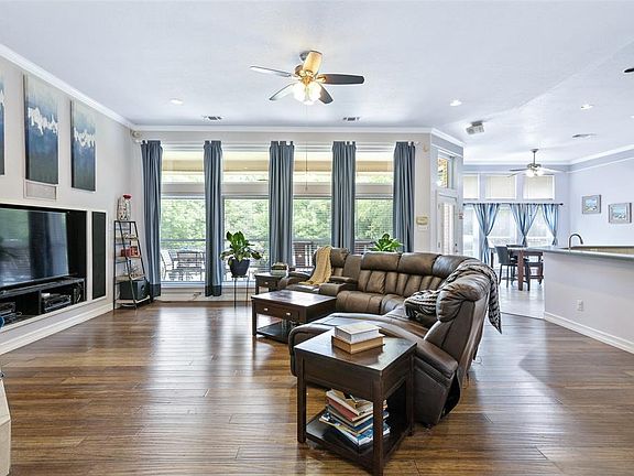 5th image of 905 Ovilla Oaks Dr