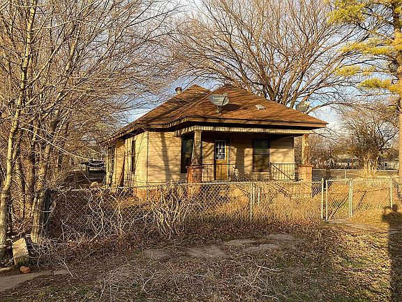 2nd image of 1202 W Padon Ave
