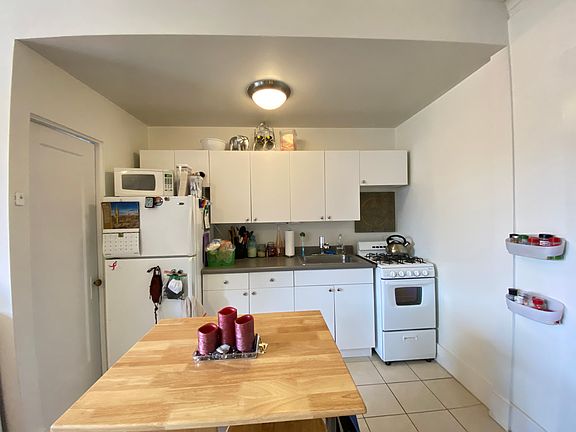 4th image of 755 W Cornelia Ave #Ca1aaa2d9