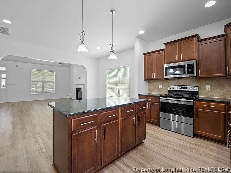 343 Fountain Grove Dr — Photo 5