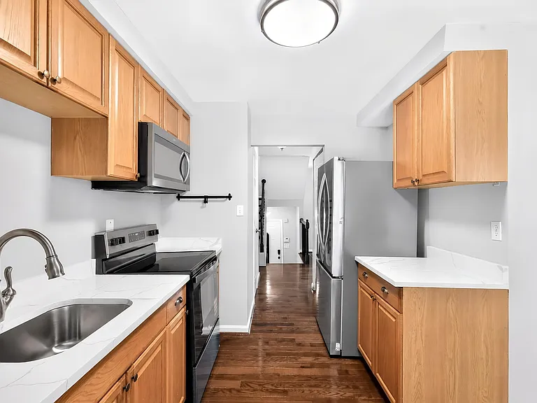1731 Forest Park Dr — Photo 4