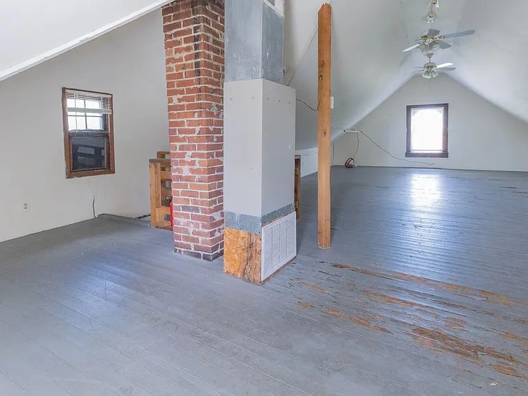 1321 Paris Rd — Photo 30