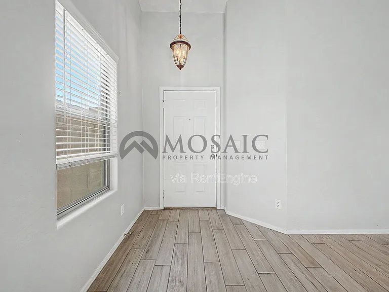 22360 E Via Del Rancho — Photo 8