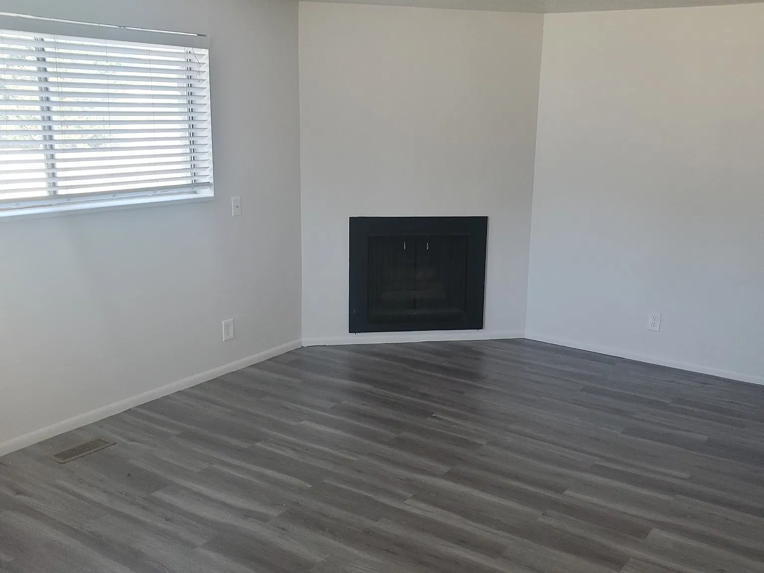 Updated Bountiful 4-Plex — Photo 3