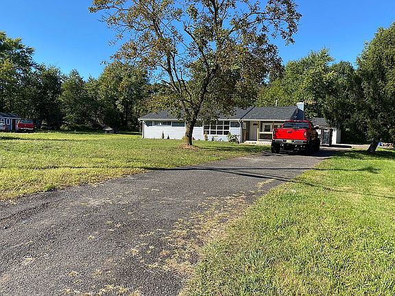 4th image of 55 Churchill Ave