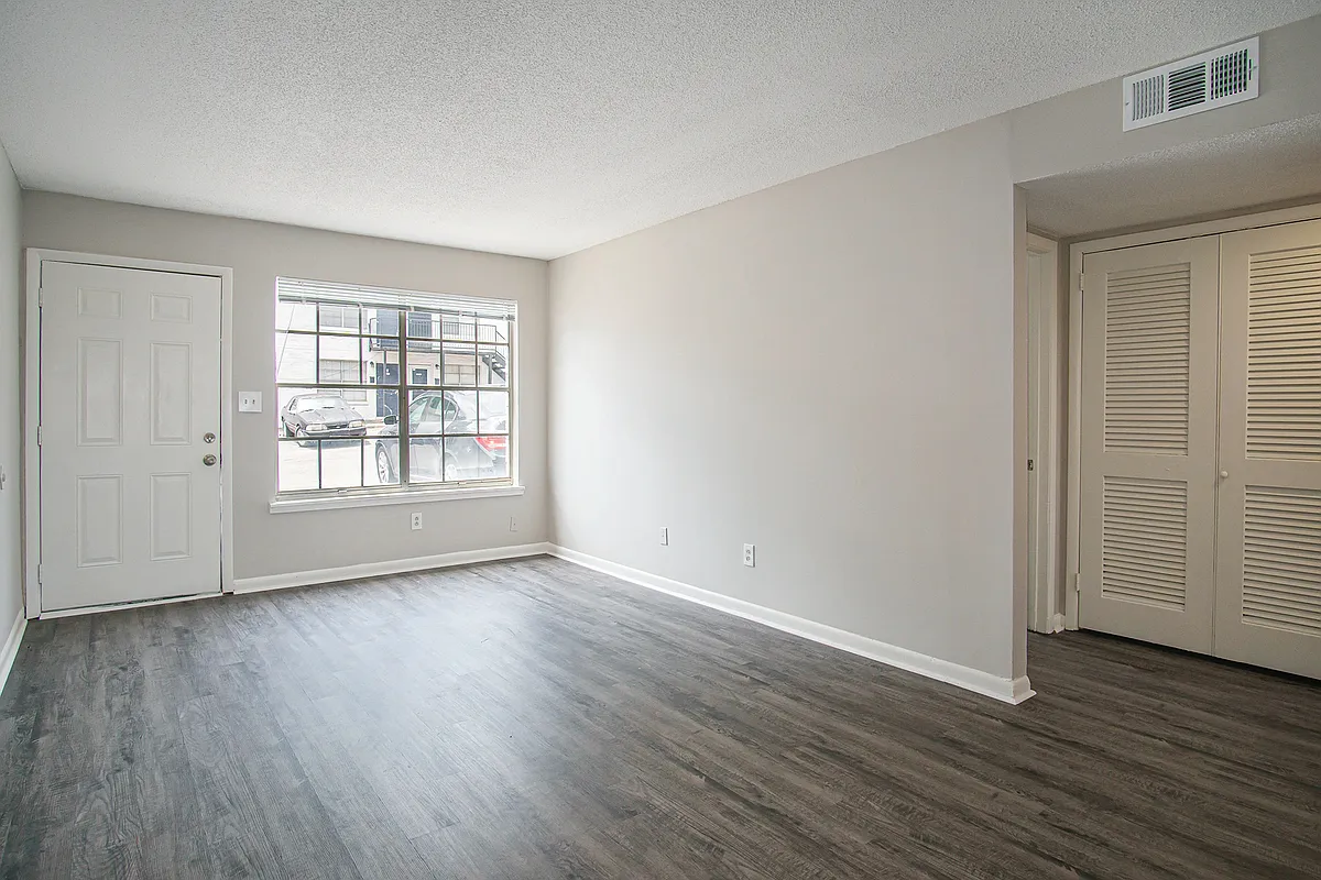Building Photo - Uptown Villas