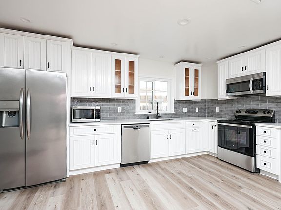 4th image of 5364 W Falls View Dr