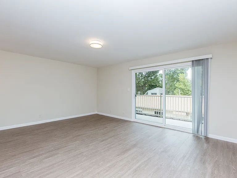 472 Jean — Photo 23