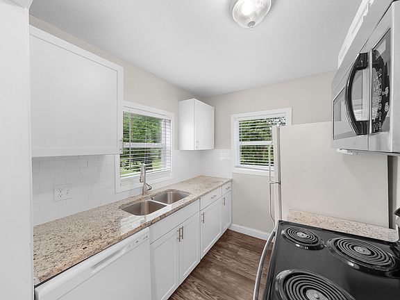 5th image of 3720 Sockwell Blvd #10
