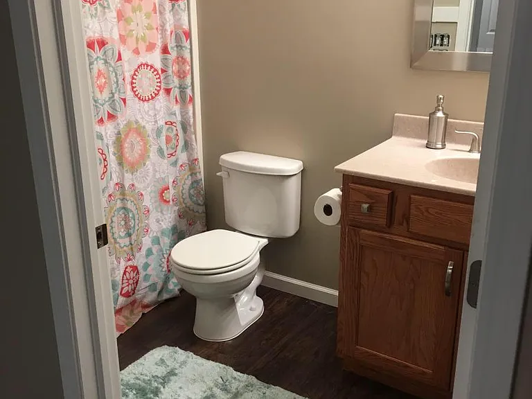 425 Hazel Ct — Photo 8