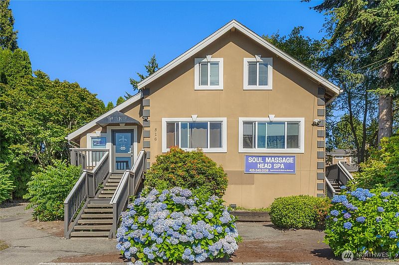 3rd image of 816 6th Street S