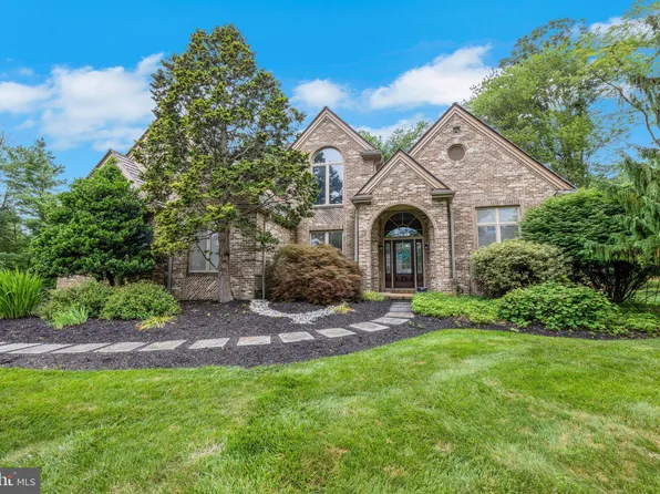 671 N Heilbron Dr, Media, PA 19063
