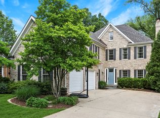 261 Walker Ave, Clarendon Hills, IL 60514