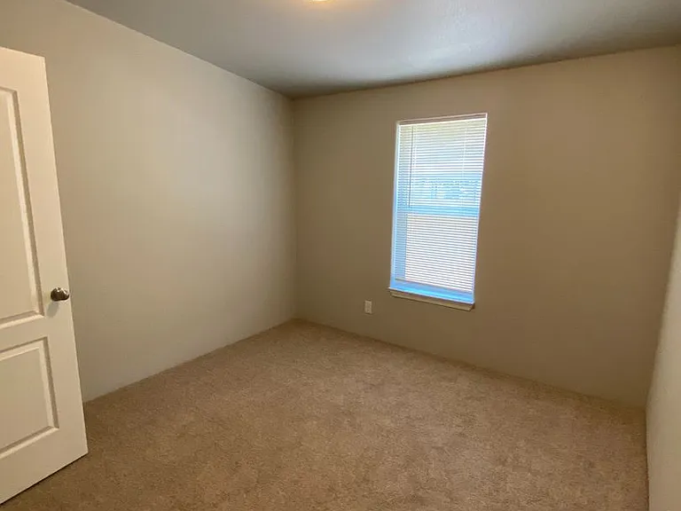253 W Main St — Photo 14