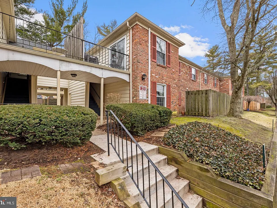 126 Berwick Pl #23B