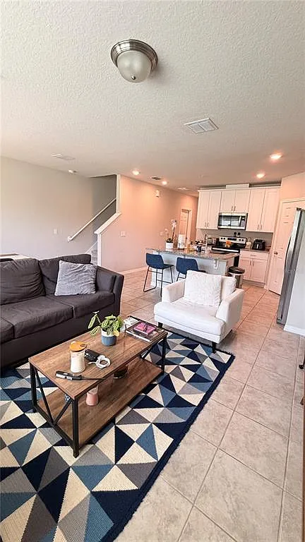 3 bed, 2.5 bath, 1481 sqft, $2,200 — Photo 3