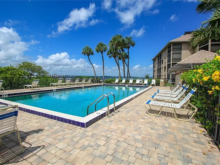 2491 NE Ocean Blvd #302 — Photo 33