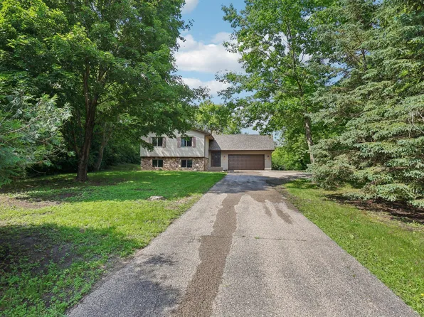 5428 W 137th St, Savage, MN 55378