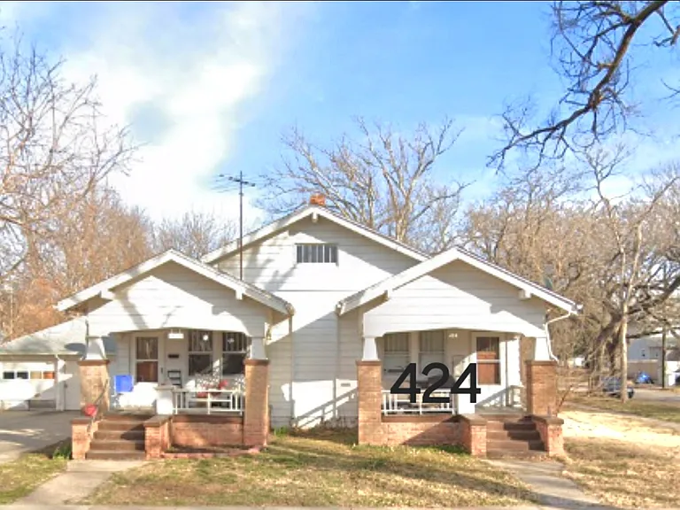 424 S Millwood St — Photo 1