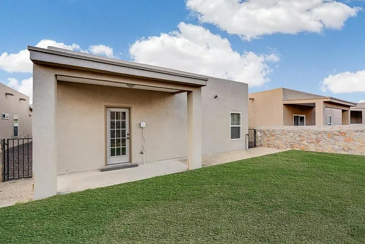 11608 Grotto Bay Ct — Photo 22