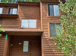 208 Falls Cir, Bushkill, PA 18324