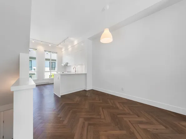 15828 27th Ave #D112, Surrey, BC V3Z 0X4