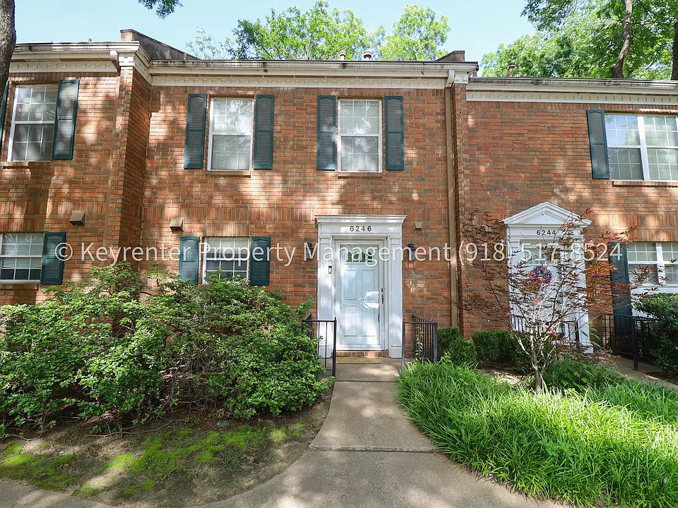 6246 S Yorktown Pl
